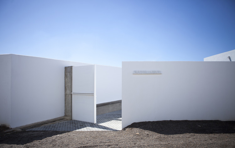 Ampliación del Cementerio de la Mojonera / Palenzvela Taller de Arquitectura - Fotografía exterior, Fachada