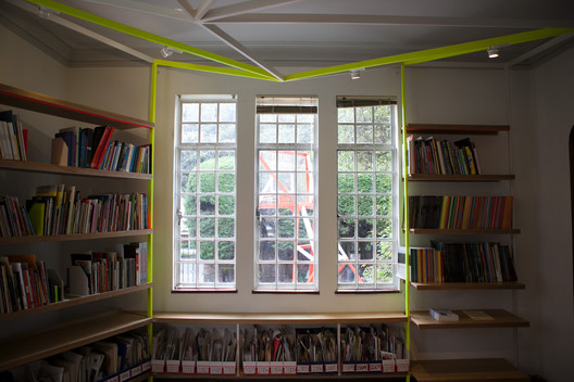 Yemail Arquitectura: Libraries in Interior Spaces in Colombia - Image 13 of 26