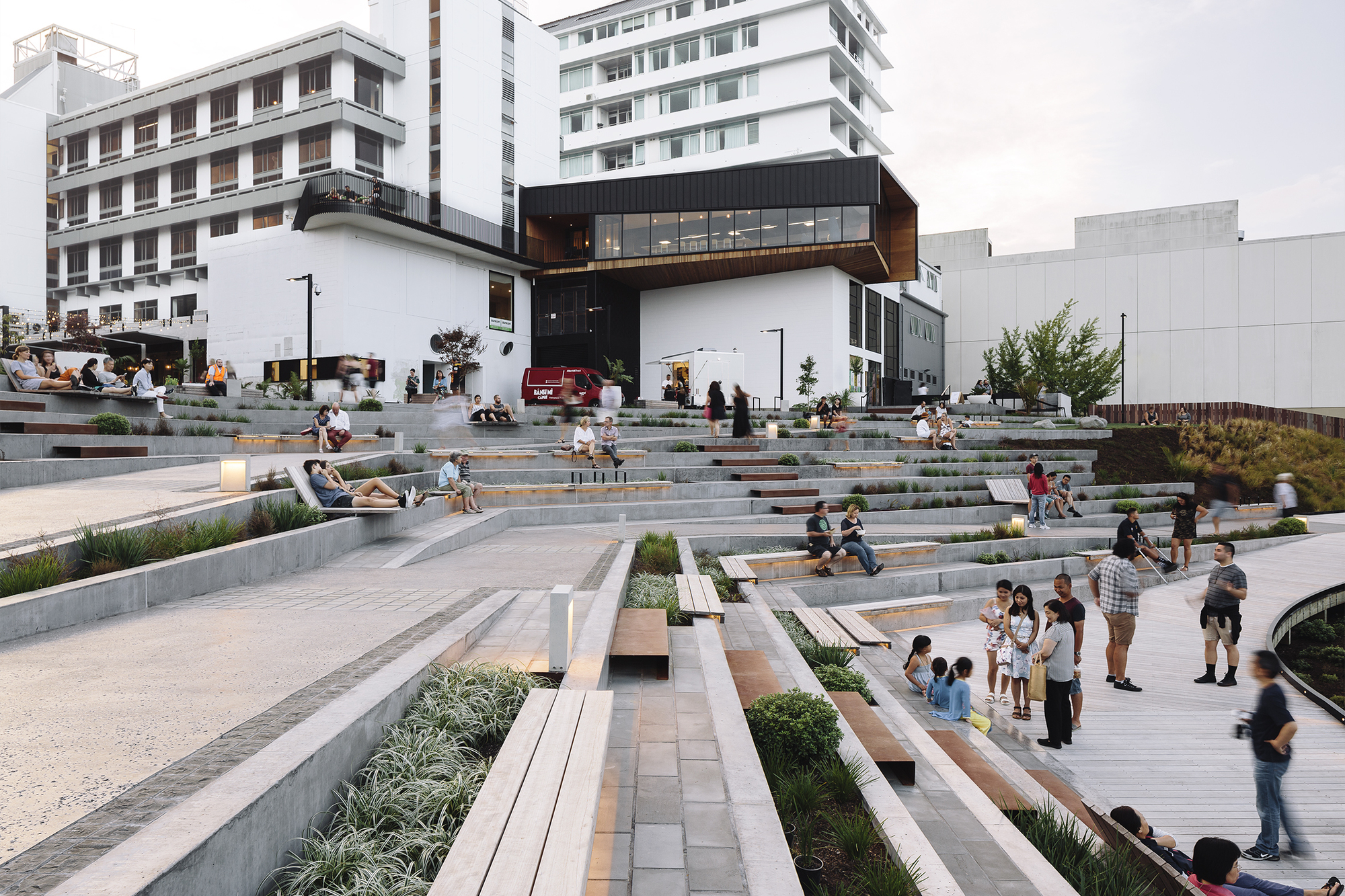 Galeria de Parque "Victoria on the River" / Edwards White Architects 4