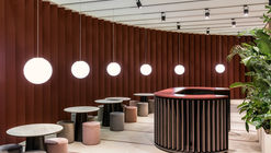 Bespoke Romance Showroom / pc-|< Paolo Cesaretti arch