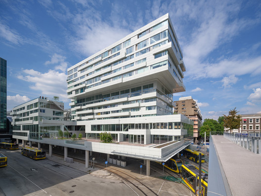 Edifício MicroCity Het Platform / VenhoevenCS - Fotografia de Exterior