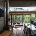 Cabañas en Bosques de Mar Azul / Estudio Nómade - Fotografía interior, Casas, Fijación Vigas, Puerta, Mesas