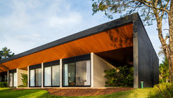 Cafezal House / FGMF