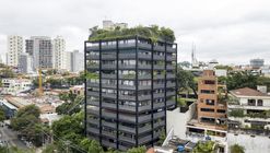 Edifício Oito / Isay Weinfeld
