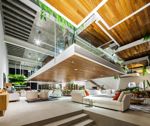 Loja Líder  / FGMF - Fotografia de Interiores, Sala de Estar, Sofá, Janela, Viga