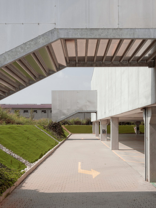 Green Village Garden Center / Studio Bressan - Exterior Photography, Concrete