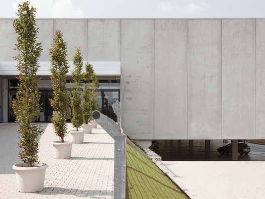 Green Village Garden Center / Studio Bressan - Exterior Photography, Concrete