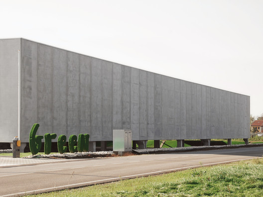 Green Village Garden Center / Studio Bressan - Exterior Photography, Concrete
