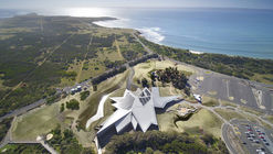 Penguin Parade Visitor Center / TERROIR