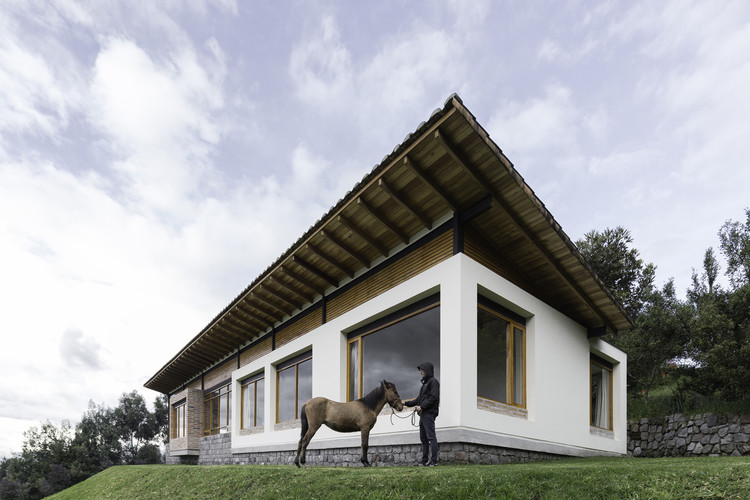 Pasochoa House / Juan Esteban Ruales Laso - Exterior Photography, Facade