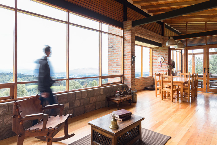 Pasochoa House / Juan Esteban Ruales Laso - Interior Photography, Wood, Beam