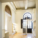 Biblioteca Museo Nacional de Bellas Artes / Oficina Bravo - Fotografía interior, Renovación, Fijación Vigas, Puerta, Arco, Pilares, Escaleras