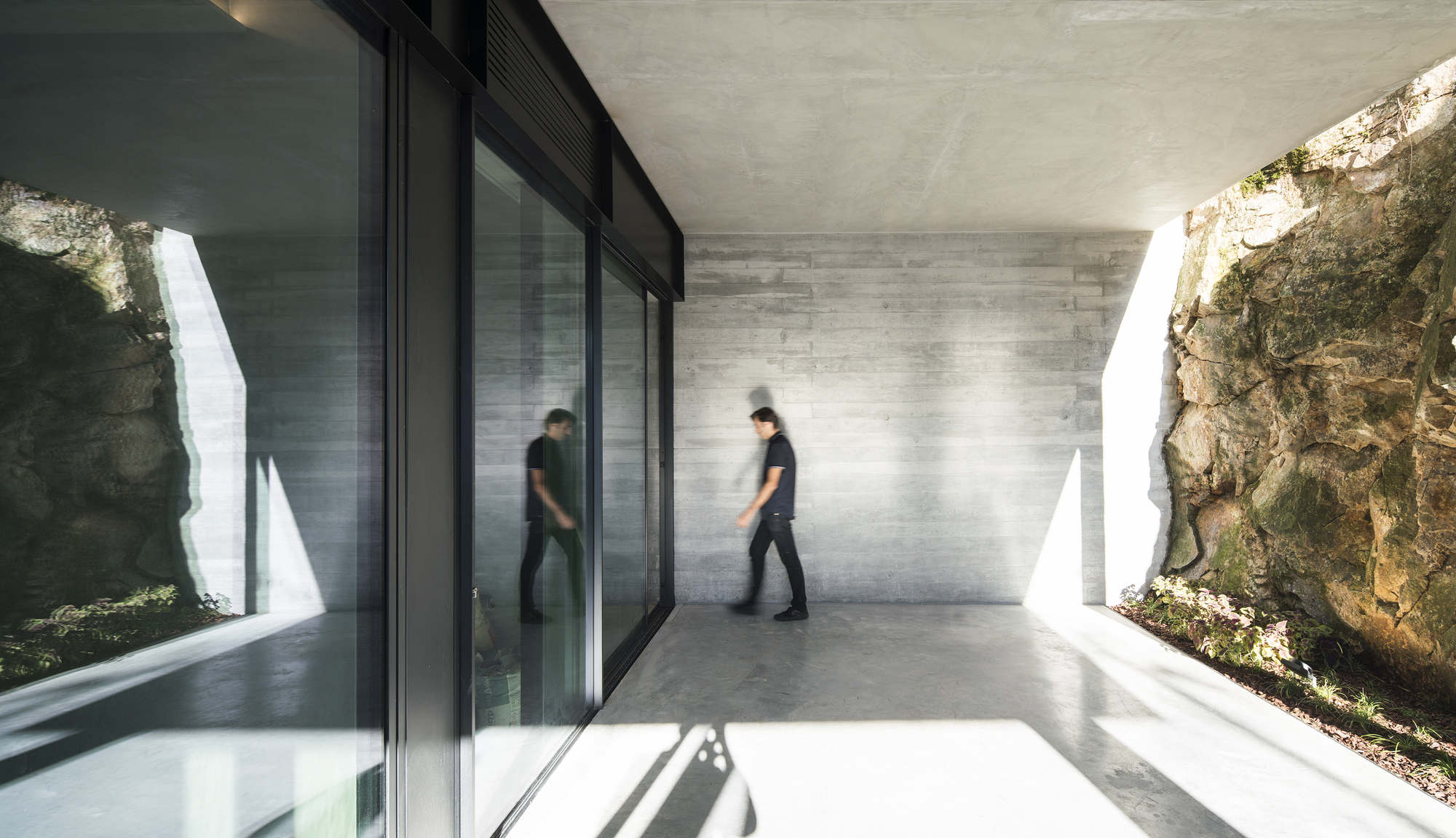 Gallery of House in Nogueiró / AZO. Sequeira Arquitectos