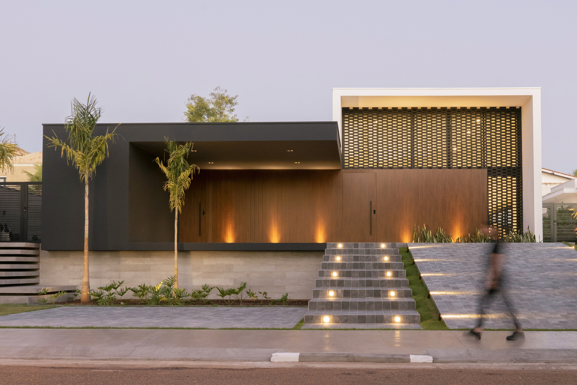 Galeria de Casa Colina / Estúdio OLO 21