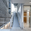 拉塞尔大学化学和生物化学学院 / José Muñoz Villers - 室内图, 大学, 楼梯, 扶手