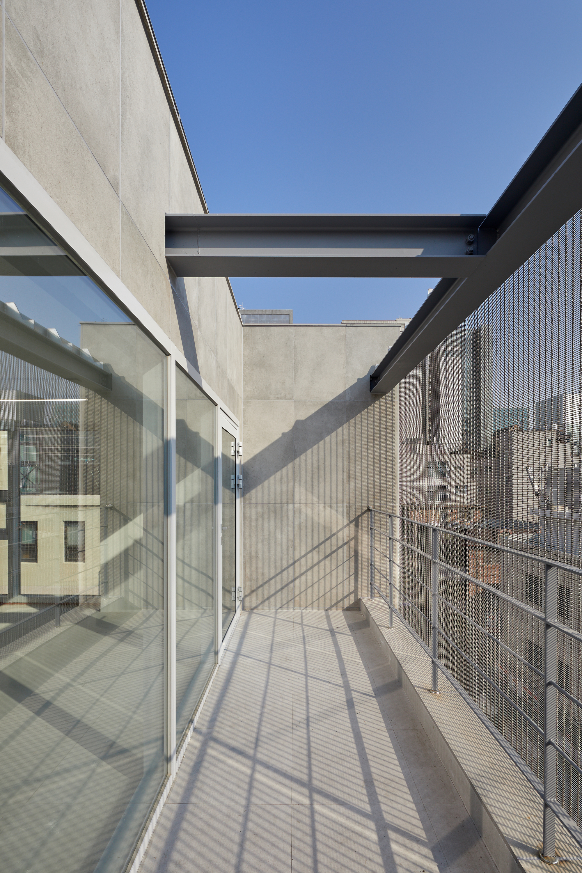 Gallery of Over the Layers Building / A'DUS [Architectural Designer ...