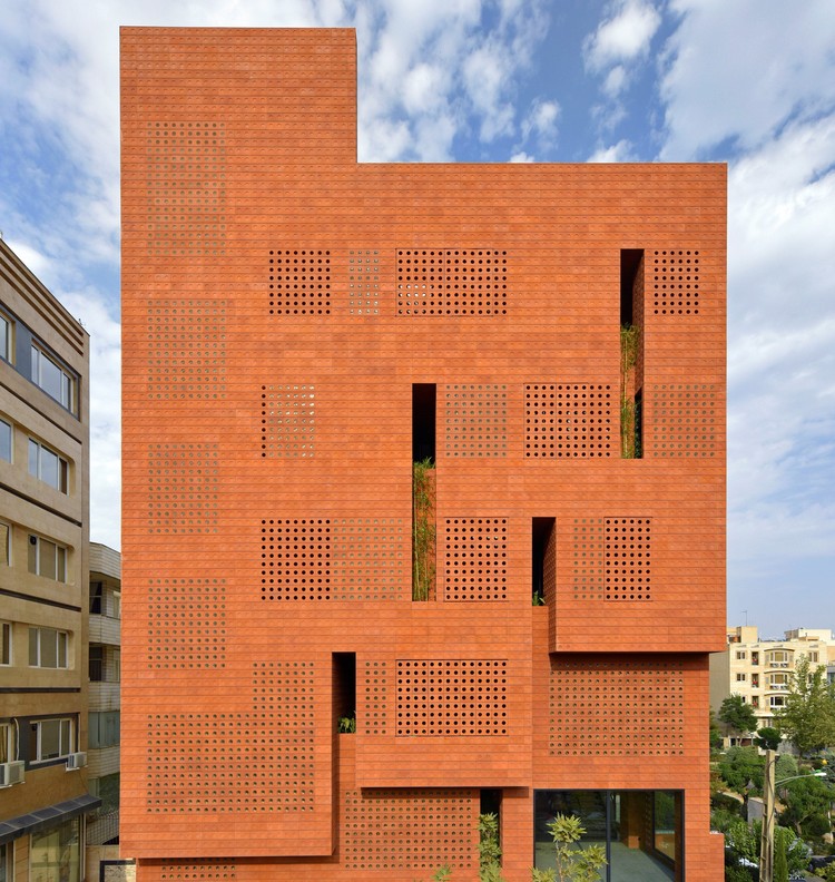 Kohan Ceram砖石公司总部 / Hooba Design - 更多图片