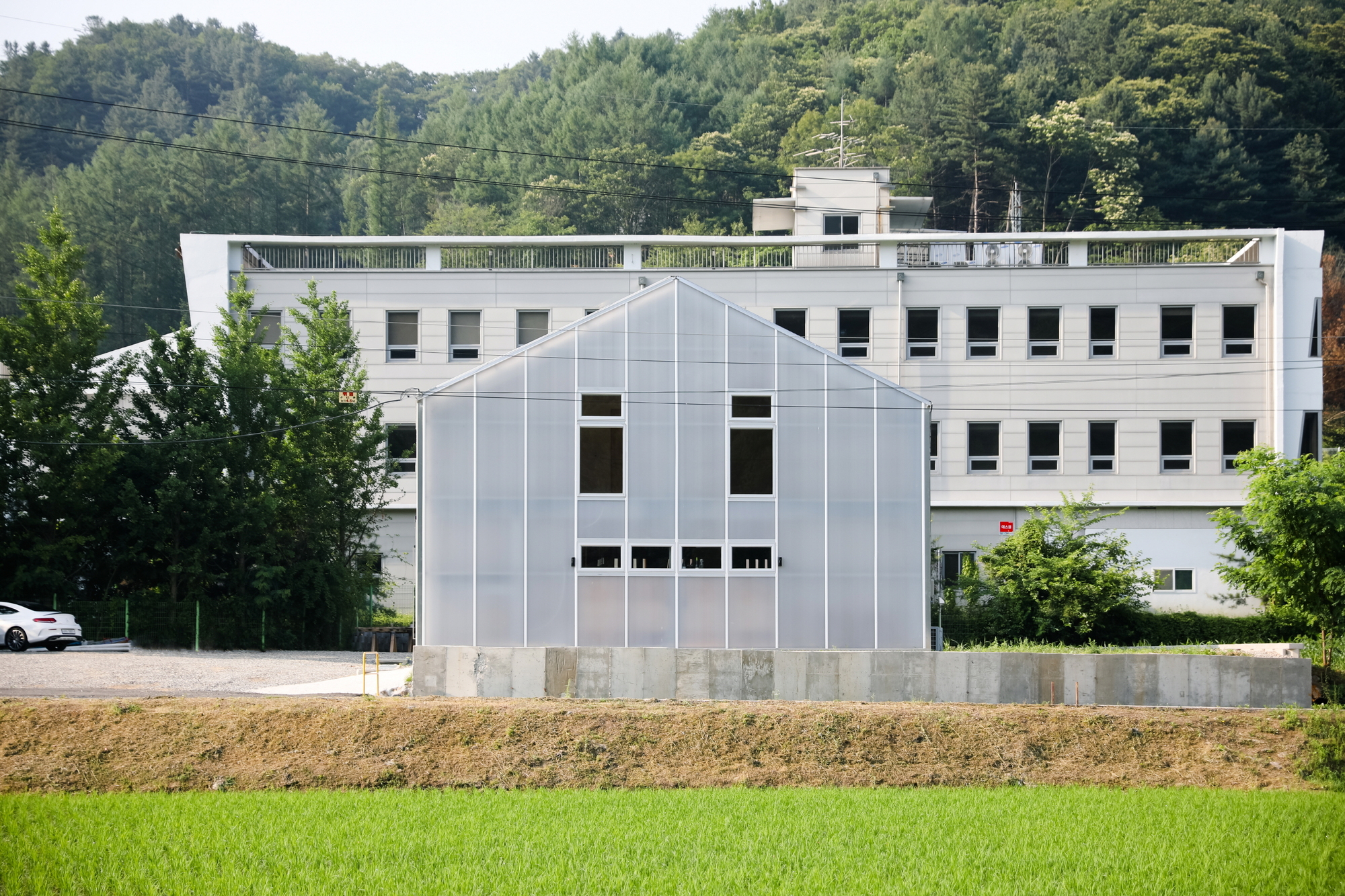 Gallery of Glass House Laboratory / STAY Architects 16