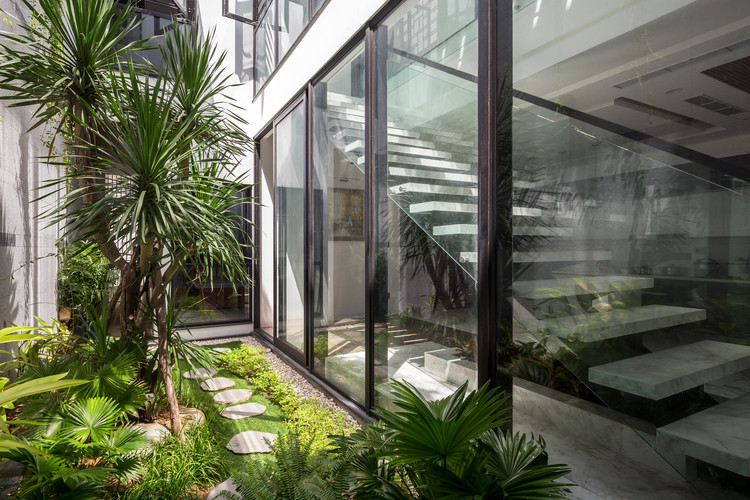 The Sunrise House / AVA architects Viet Nam - Interior Photography, Facade, Garden