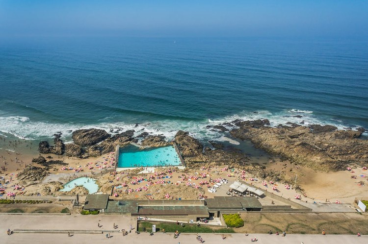 Piscinas de Leça da Palmeira de Álvaro Siza são contempladas no programa de preservação da Getty Foundation - Imagem de Destaque