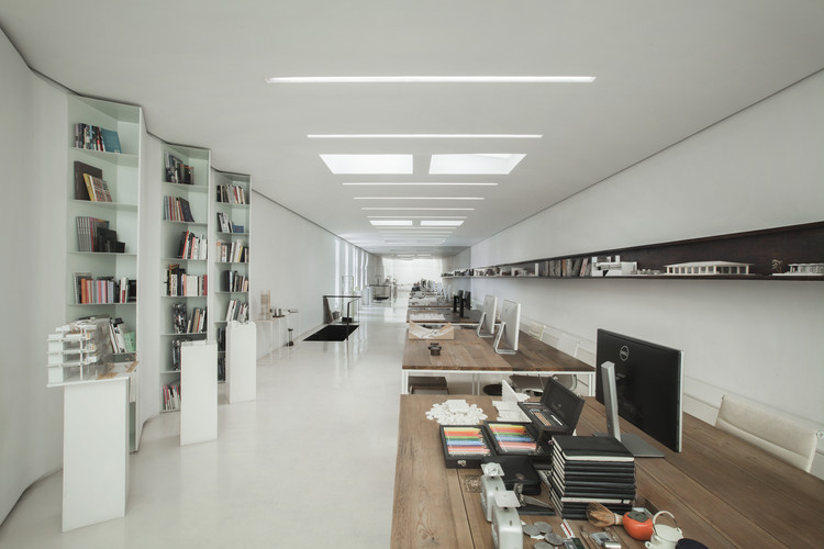 中间建筑办公室改造 / 中间建筑 - 更多图片