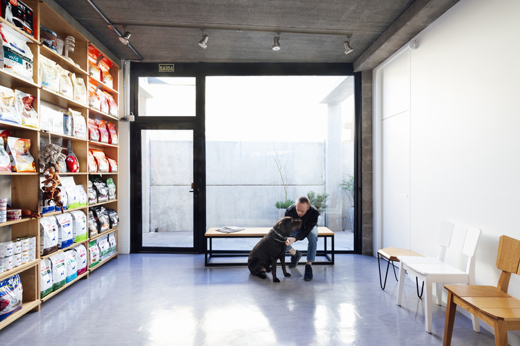 Clínica Veterinária Sentidos / OCRE arquitetura, © Cristiano Bauce