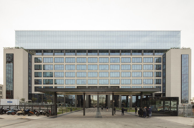 Parque de oficinas Polo Dot, Edificio Zetta  / Machado Silvetti - Fotografía exterior