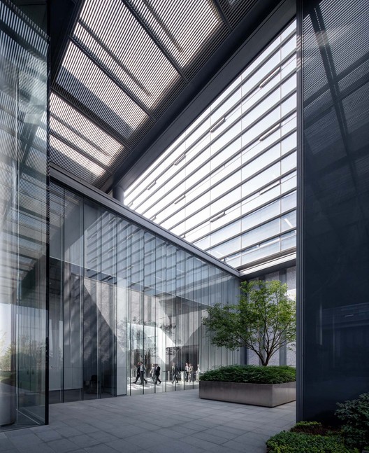 Sede de Yasha Group / goa - Fotografía exterior, Vidrio
