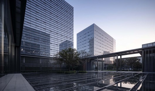 Sede de Yasha Group / goa Sede de Yasha Group / goa - Fotografía exterior, Vidrio