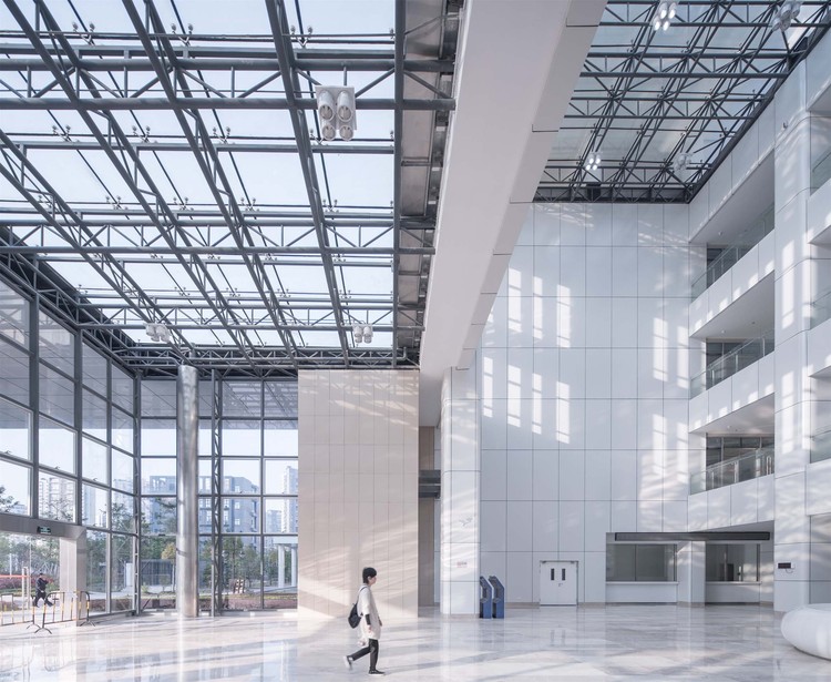 Shenzhen Bao’an District Maternal and Child Health Hospital / CAPOL - Glass, Facade