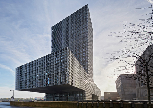 Arquitetura educacional: 26 edifícios universitários ao redor do mundo Arquitetura educacional: 26 edifícios universitários ao redor do mundo - Imagem 14 de 27