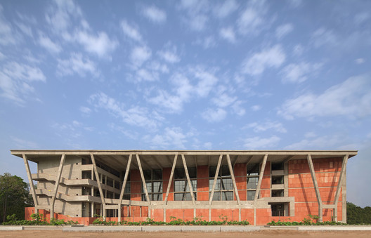 Arquitetura educacional: 26 edifícios universitários ao redor do mundo Arquitetura educacional: 26 edifícios universitários ao redor do mundo - Imagem 5 de 27