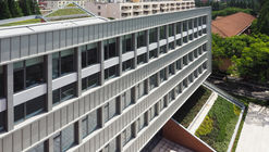 Edifício de Educação Cooperativa Internacional da USST / Le Architects