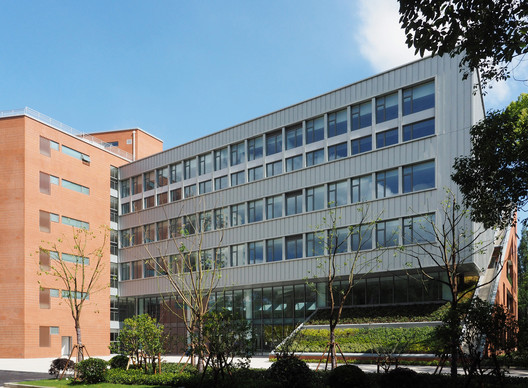 Edifício de Educação Cooperativa Internacional da USST / Le Architects Edifício de Educação Cooperativa Internacional da USST / Le Architects - Imagem 11 de 30