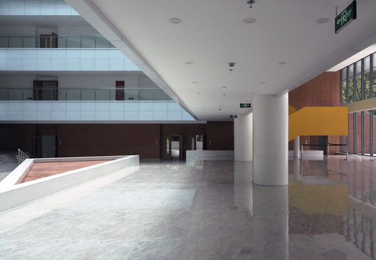 Edifício de Educação Cooperativa Internacional da USST / Le Architects Edifício de Educação Cooperativa Internacional da USST / Le Architects - Imagem 18 de 30