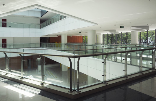 Edifício de Educação Cooperativa Internacional da USST / Le Architects Edifício de Educação Cooperativa Internacional da USST / Le Architects - Imagem 17 de 30