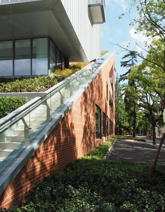 Edifício de Educação Cooperativa Internacional da USST / Le Architects Edifício de Educação Cooperativa Internacional da USST / Le Architects - Imagem 13 de 30