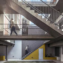 Escaleras exteriores en edificios residenciales: 10 proyectos con espacios de circulación abiertos en Argentina  - Image 4 of 4