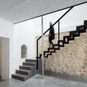 Casa TX / Salvà Ortín Arquitectes - Fotografía interior, Renovación, Escaleras, Barandas, Pilares