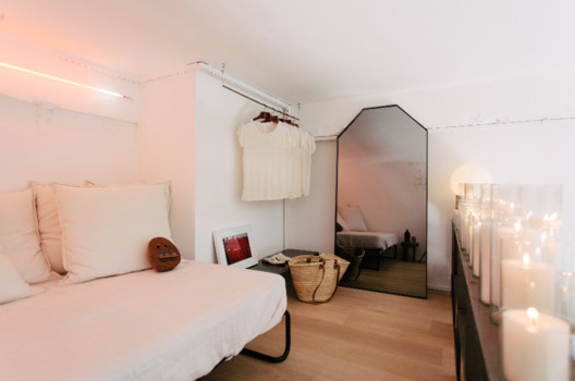 Chez VN / Estúdio Orth - Fotografia de Interiores, Dormitório, Madeira, Cama