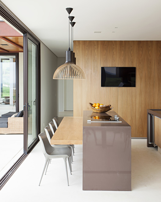 Fazenda da Grama I House / Deborah Roig - Interior Photography, Kitchen, Wood