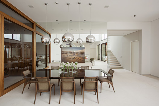 Fazenda da Grama I House / Deborah Roig - Interior Photography, Dining room, Wood