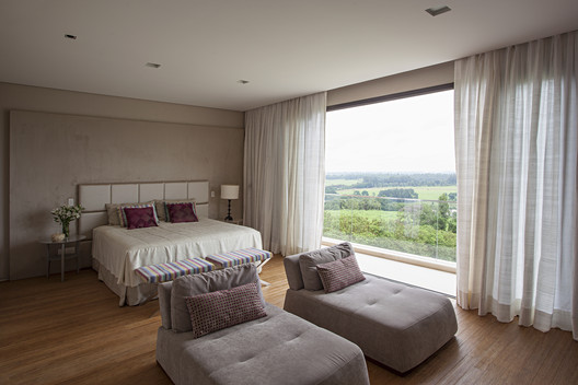 Fazenda da Grama I House / Deborah Roig - Interior Photography, Bedroom, Wood