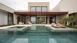 Fazenda da Grama I House / Deborah Roig