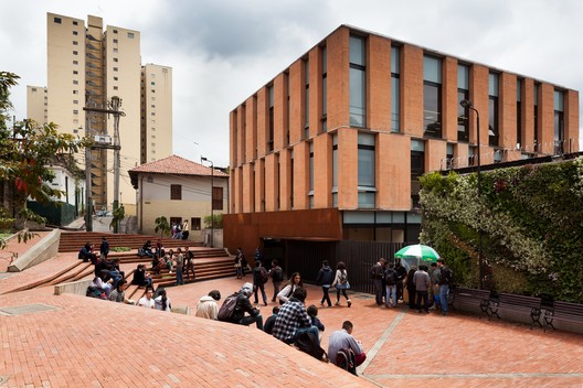 Staircases in Colombia: 18 Projects Where Vertical Circulation Is Essential - Image 20 of 20