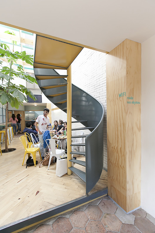 Staircases in Colombia: 18 Projects Where Vertical Circulation Is Essential - Image 19 of 20