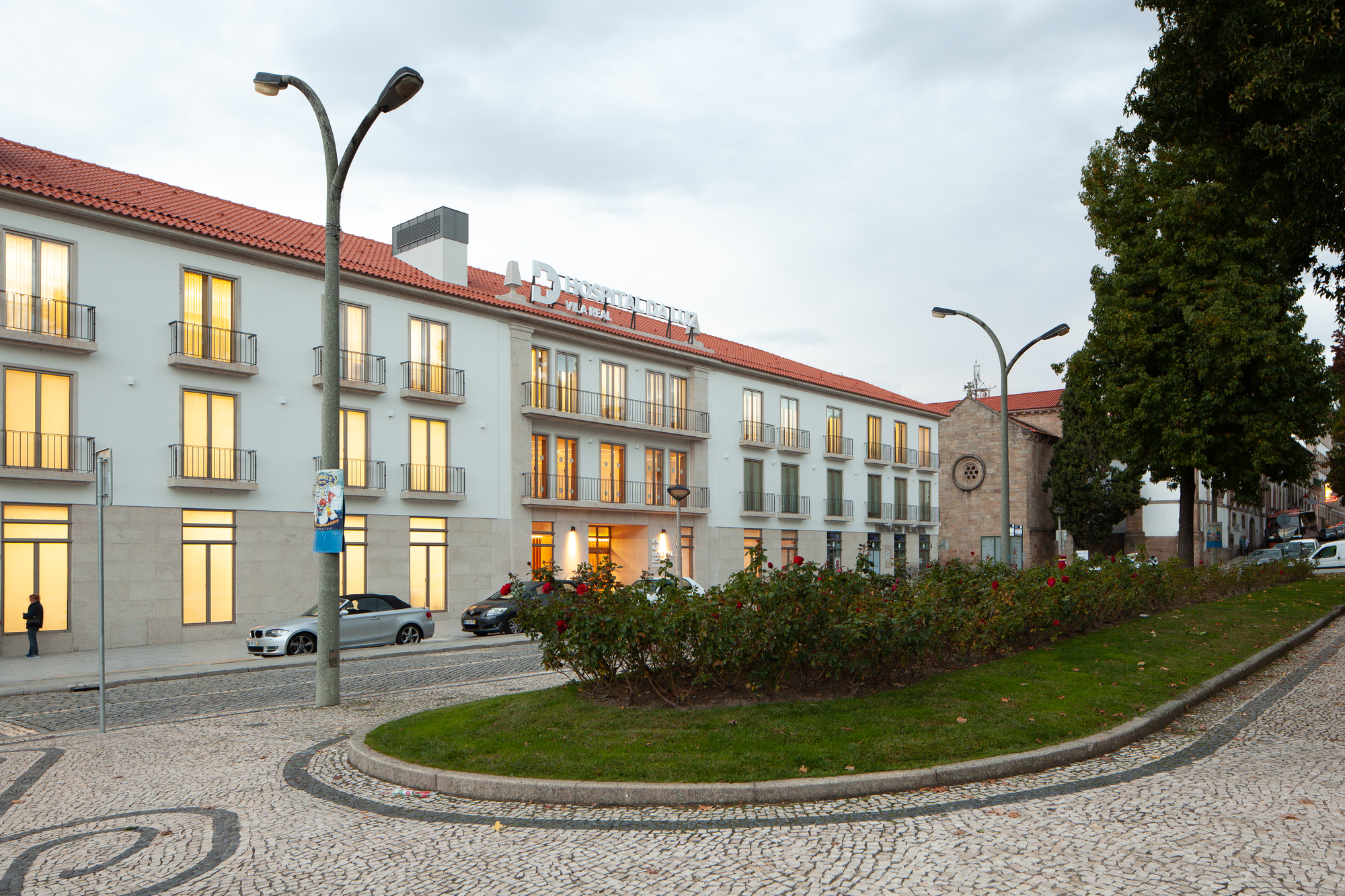 Gallery of Luz Saúde Vila Real Hospital / OPENBOOK ...