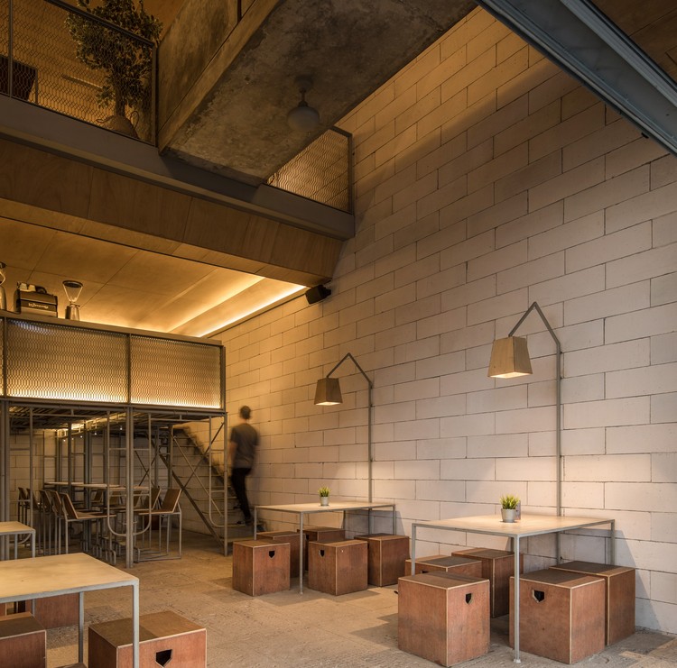 Restaurante Seven Degrees / Kursimerah Studio - Mais Imagens