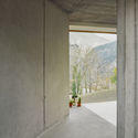 Casa particular en Thusis / Angela Deuber Architects - Fotografía interior, Concreto