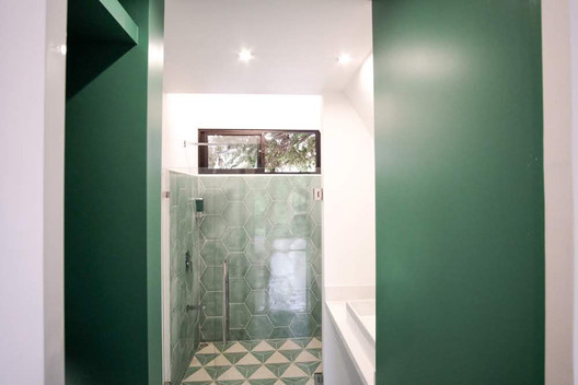 M&K A字形木屋 / MICHERON STUDIO - 室内图, 门, 玻璃